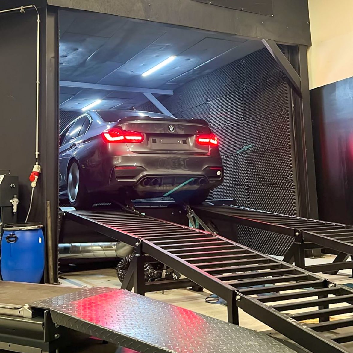 BMW M3 passage banc-min